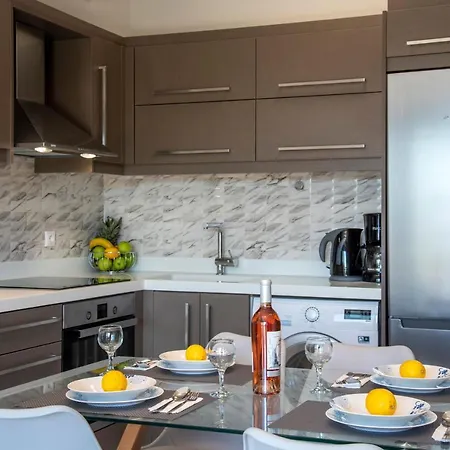 Sunshine Family Apartman Hriszí Aktí Haniá